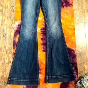 Express Flare Jeans